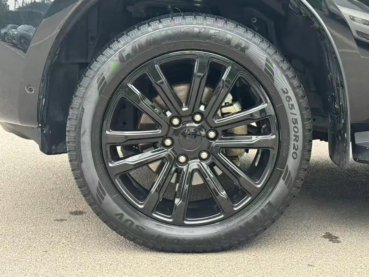 2020 Ford Everest Sport 2.3T Gasoline Automatic 4WD Flagship Edition 7-Seater — миниатюра 21