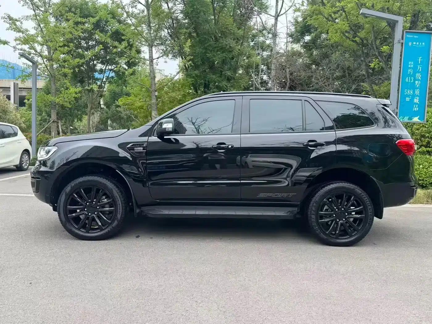 2020 Ford Everest Sport 2.3T Gasoline Automatic 4WD Flagship Edition 7-Seater — миниатюра 4