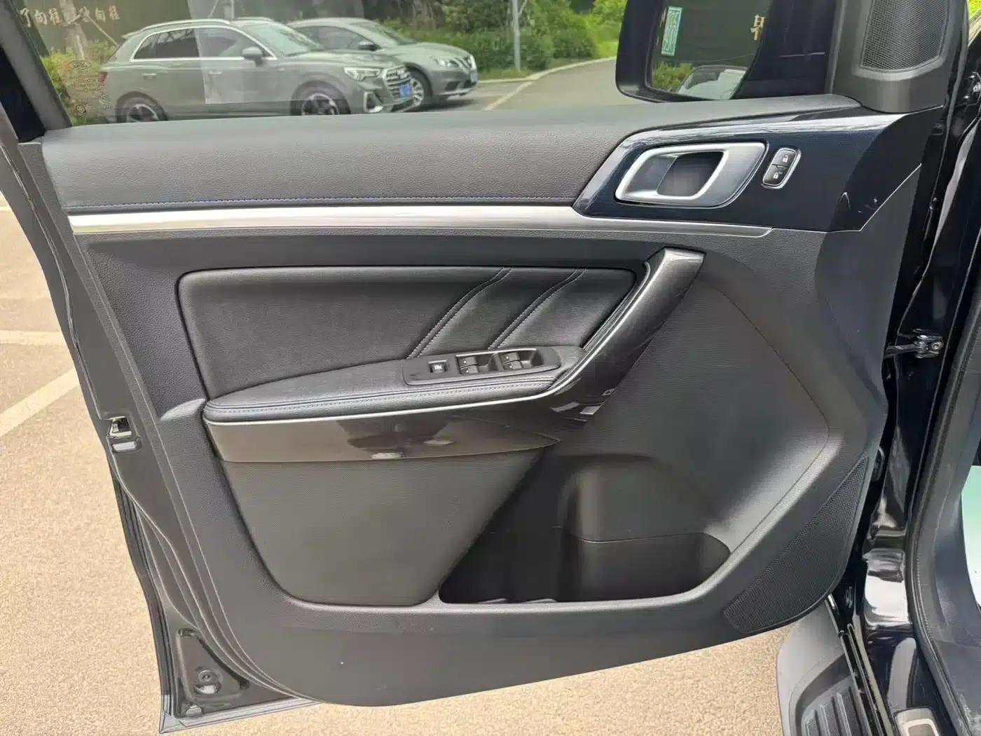 2020 Ford Everest Sport 2.3T Gasoline Automatic 4WD Flagship Edition 7-Seater — миниатюра 5