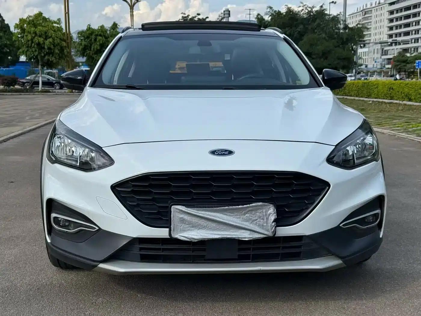 Ford Focus Active 2020 EcoBoost 180 Automatic Trend Edition — миниатюра 2
