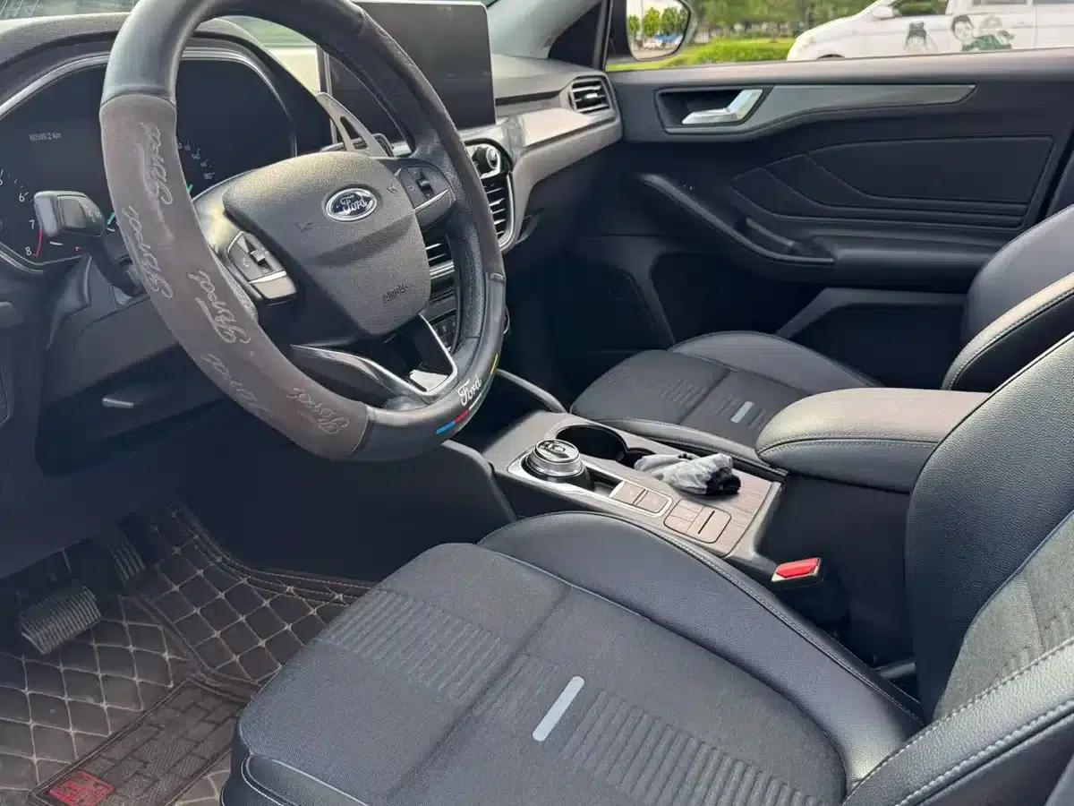 Ford Focus Active 2020 EcoBoost 180 Automatic Trend Edition — миниатюра 11