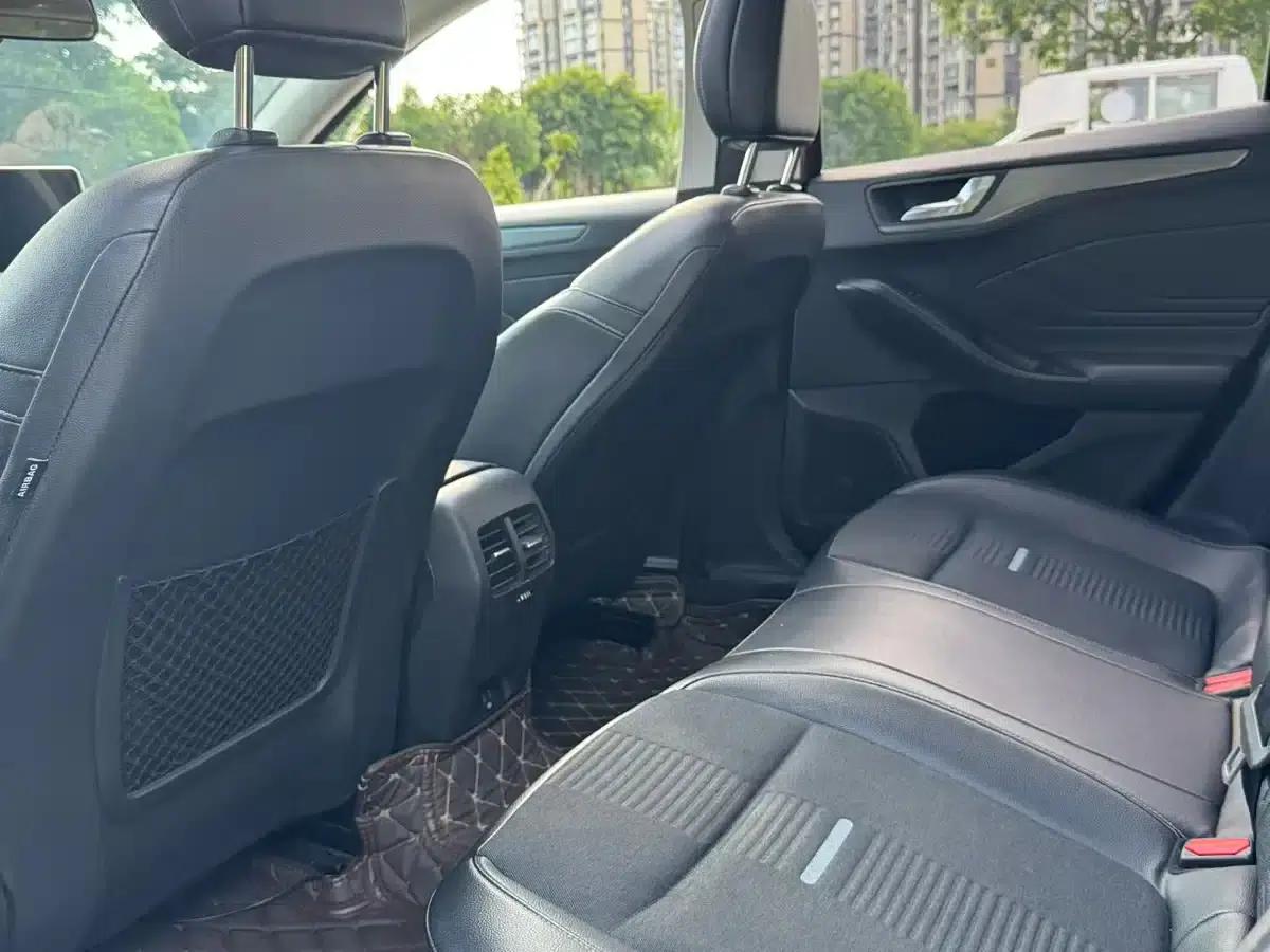 Ford Focus Active 2020 EcoBoost 180 Automatic Trend Edition — миниатюра 6