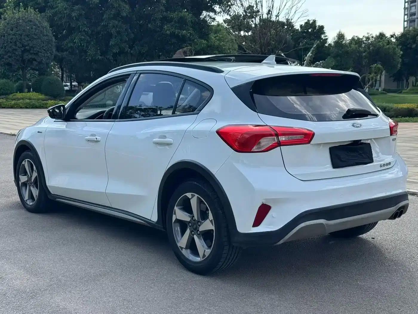 Ford Focus Active 2020 EcoBoost 180 Automatic Trend Edition — миниатюра 7
