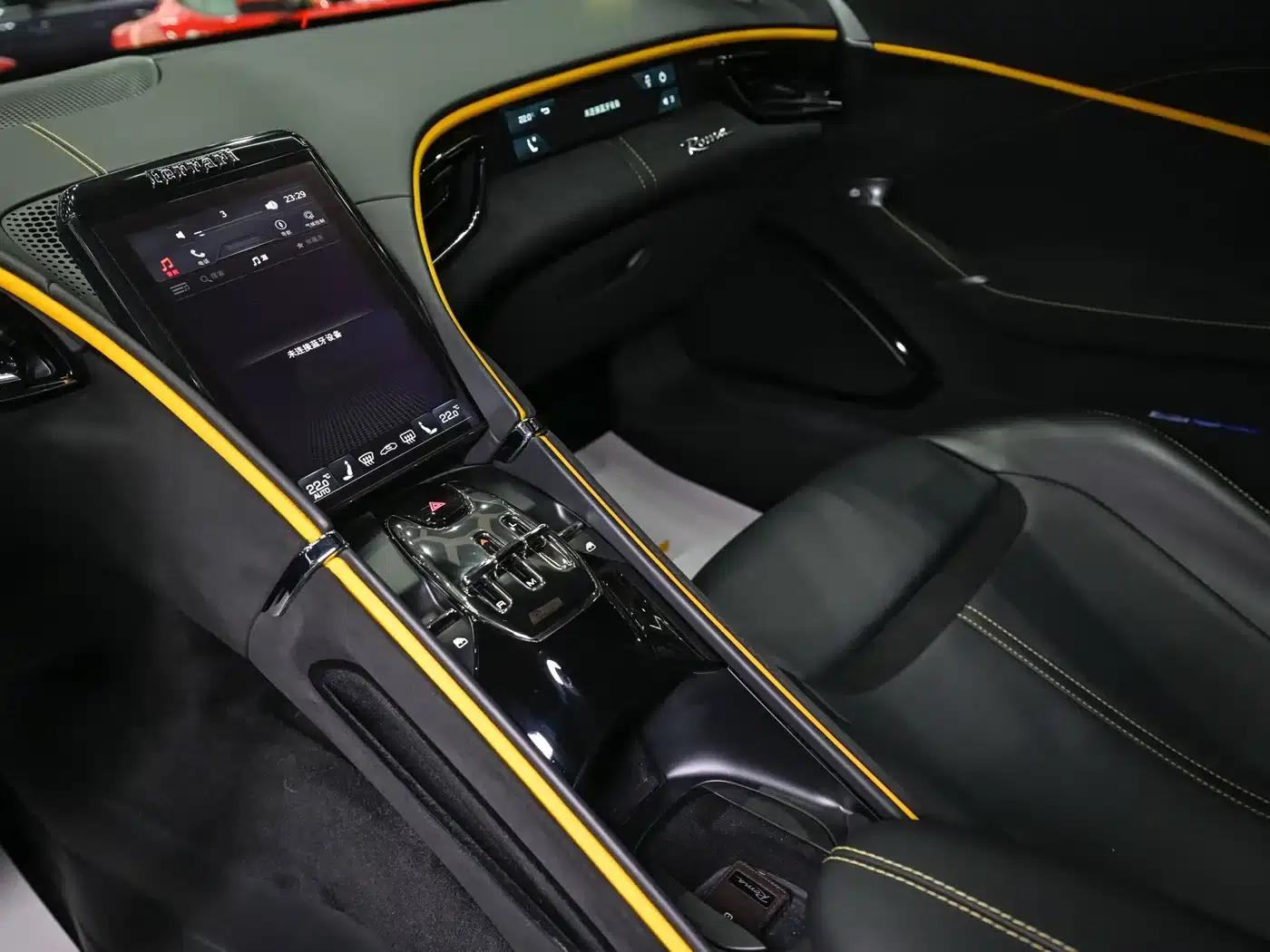 Roma 2020 3.9T V8 — миниатюра 10