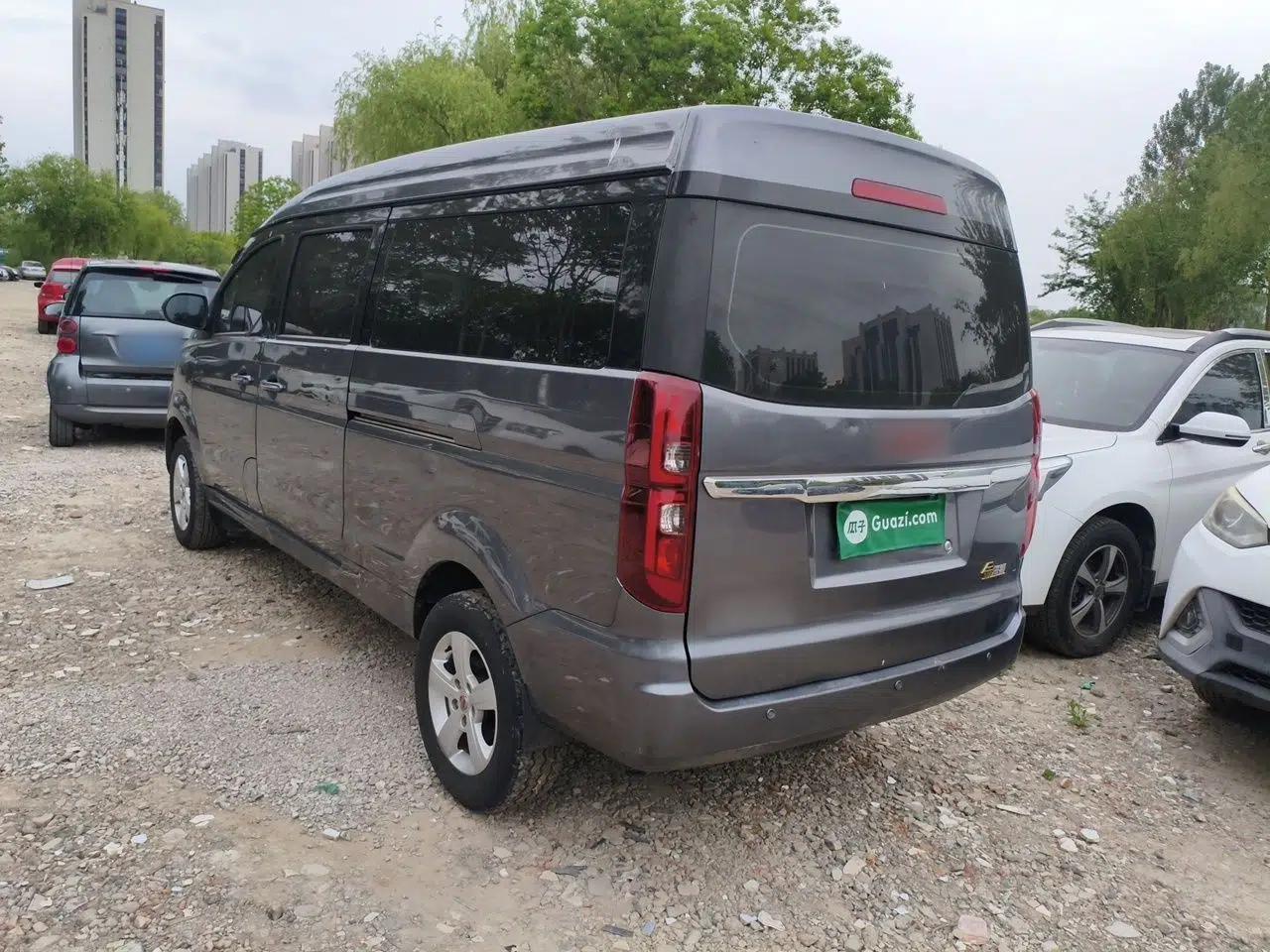 Jinbei Gold Hiace 2023 2.0L Passenger Van Travel Lion 5/6/7 Seater — миниатюра 4