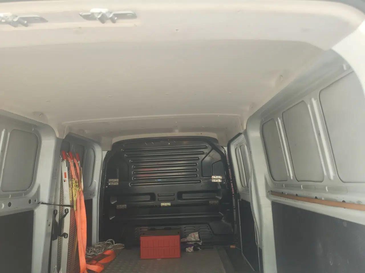 JMC E Fushun 2025 Model 41.5 kWh Blind Window Version, Short Wheelbase Low Roof, 3.0 tons — миниатюра 15