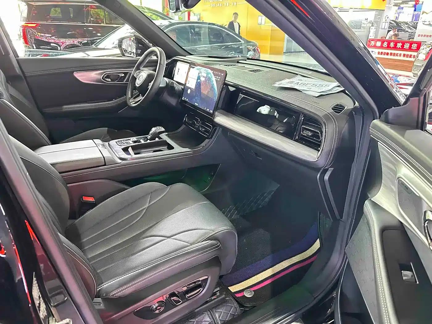 Trumpchi ES9 2024 PHEV 143km Max — миниатюра 19
