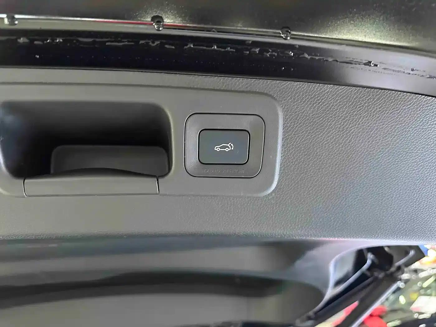Trumpchi ES9 2024 PHEV 143km Max — миниатюра 21