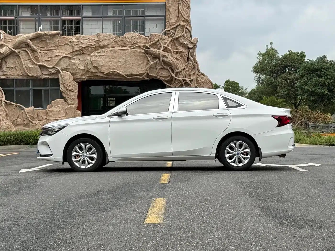 Trumpchi GA4 2018 200T Automatic Luxury Edition — миниатюра 4