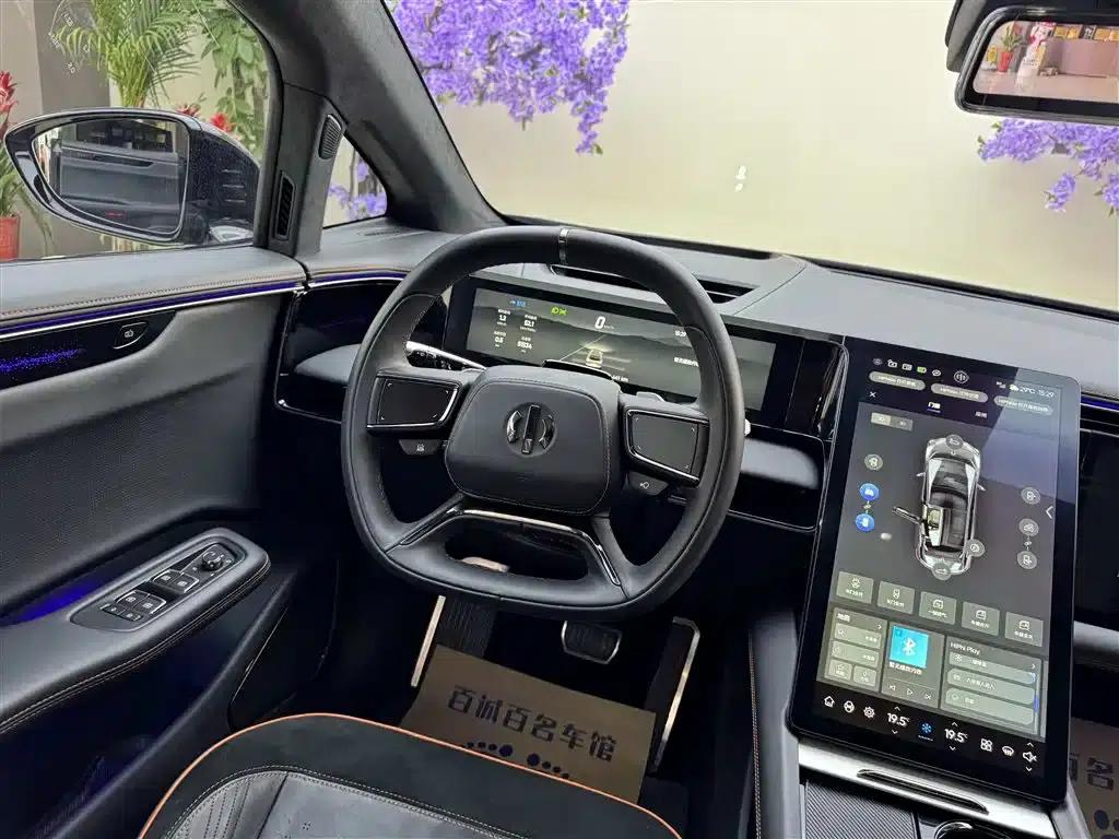 HiPhi X 2021 Founder Edition 6-seater — миниатюра 17
