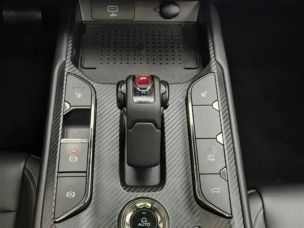Haval Big Dog PLUS 2023 2.0T 2WD Trendy Wild Edition Plus — миниатюра 13
