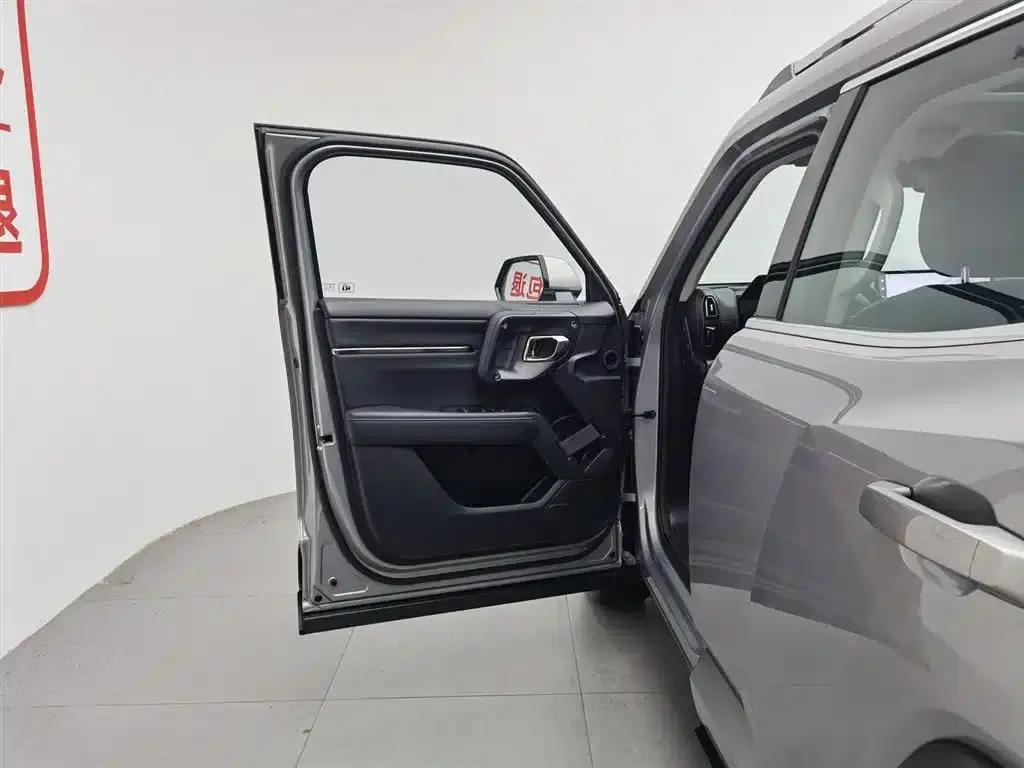 Haval Big Dog PLUS 2023 2.0T 2WD Trendy Wild Edition Plus — миниатюра 8