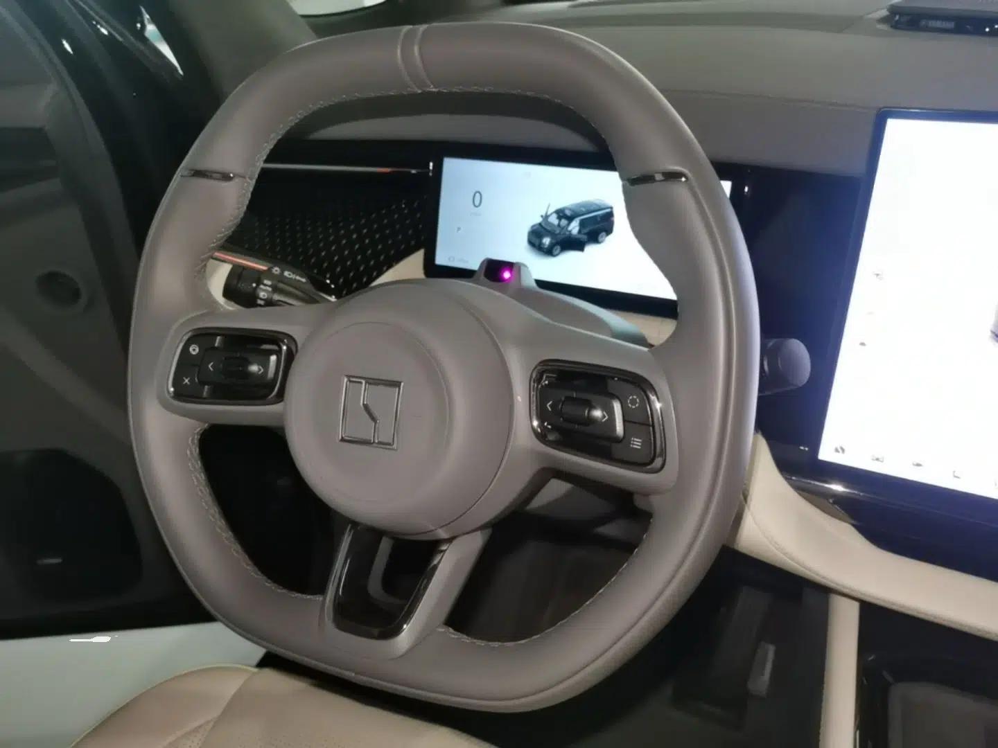 Zeekr 009 2024 7-Seater Walk-Through Version Four-Wheel Drive 108 kWh — миниатюра 14