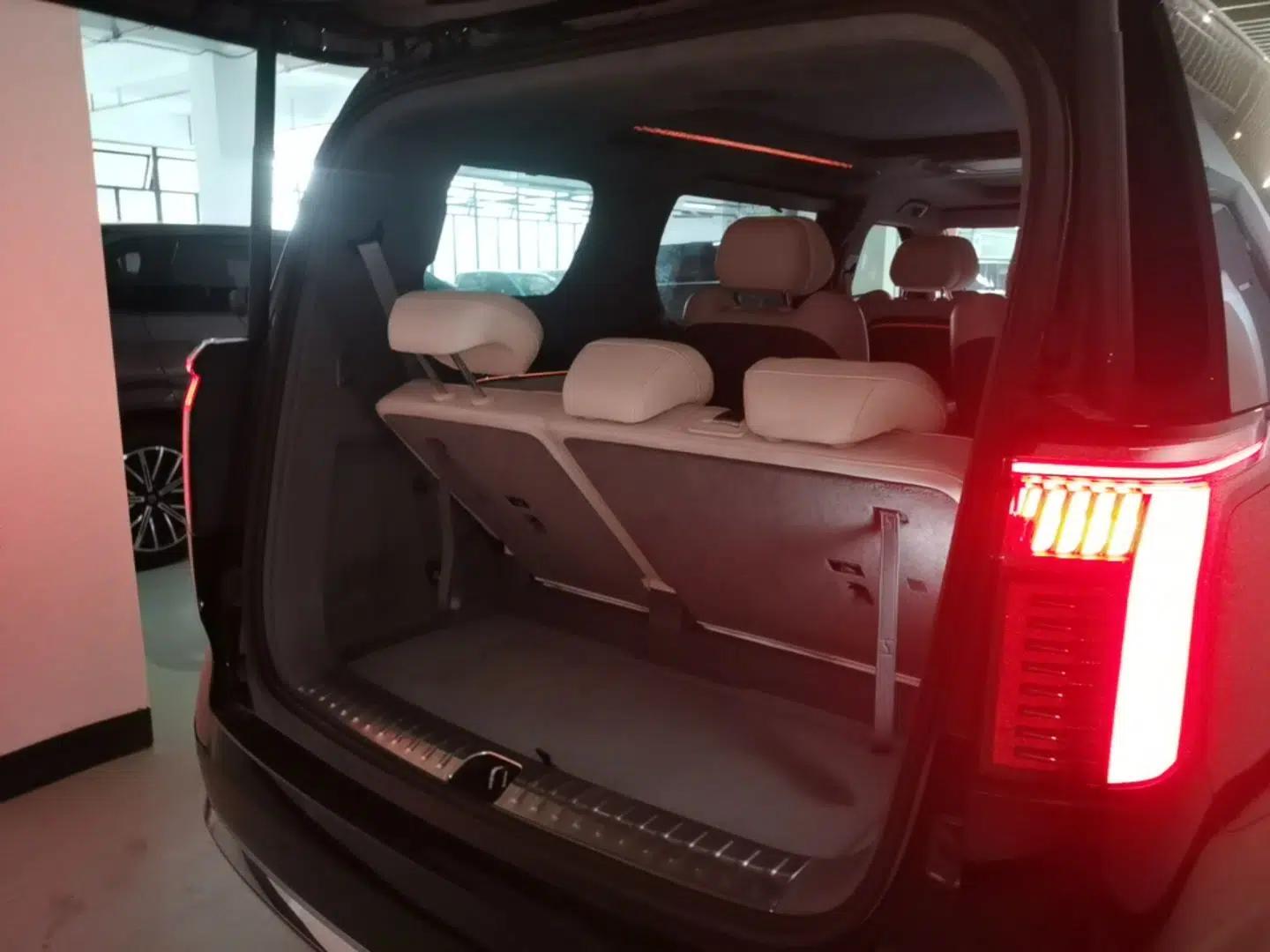 Zeekr 009 2024 7-Seater Walk-Through Version Four-Wheel Drive 108 kWh — миниатюра 22