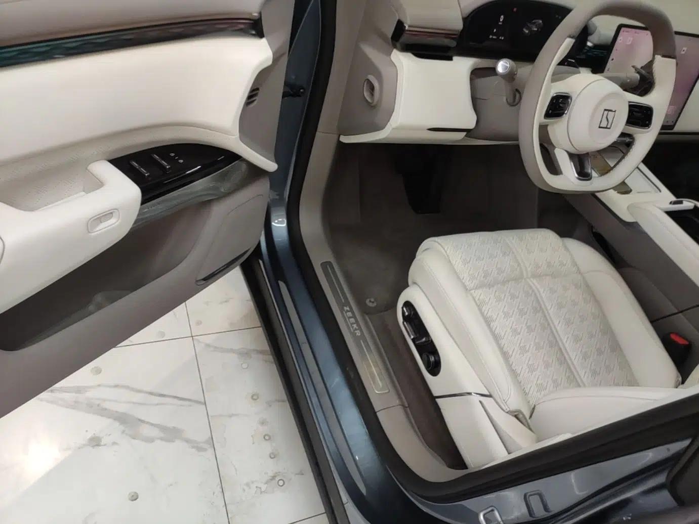 Zeekr 7X 2025 100kWh Long-Range All-Wheel Drive Intelligent Driving Version — миниатюра 19
