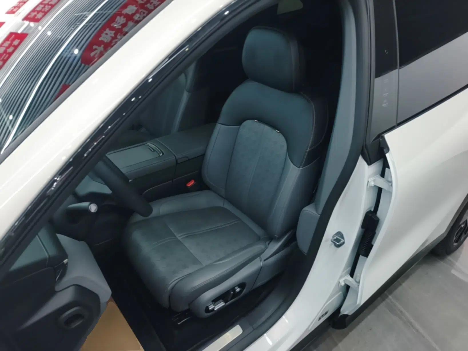 Zeekr 7X 2025 75 kWh Rear-Wheel Drive Intelligent Driving Version — миниатюра 17