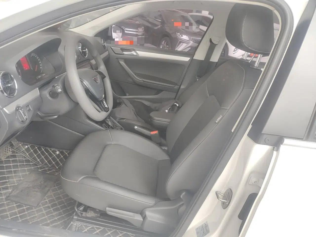 Jetta VA3 2019 1.5L Automatic Enjoyment Edition — миниатюра 18