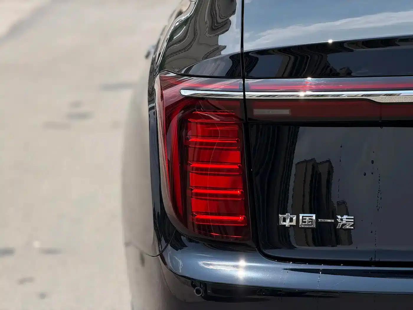 Hongqi H9 2025 2.0T 2WD Flagship Luxury Business Edition 5-seater — миниатюра 13