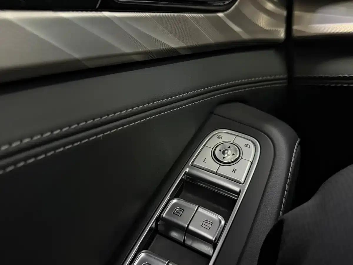 Hongqi H9 2022 2.0T Intelligent Flagship Edition — миниатюра 16