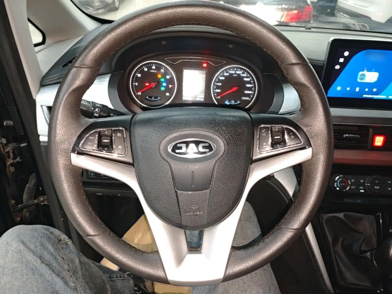 JAC Refine M3 2022 1.8L 7-seat Standard Edition — миниатюра 13