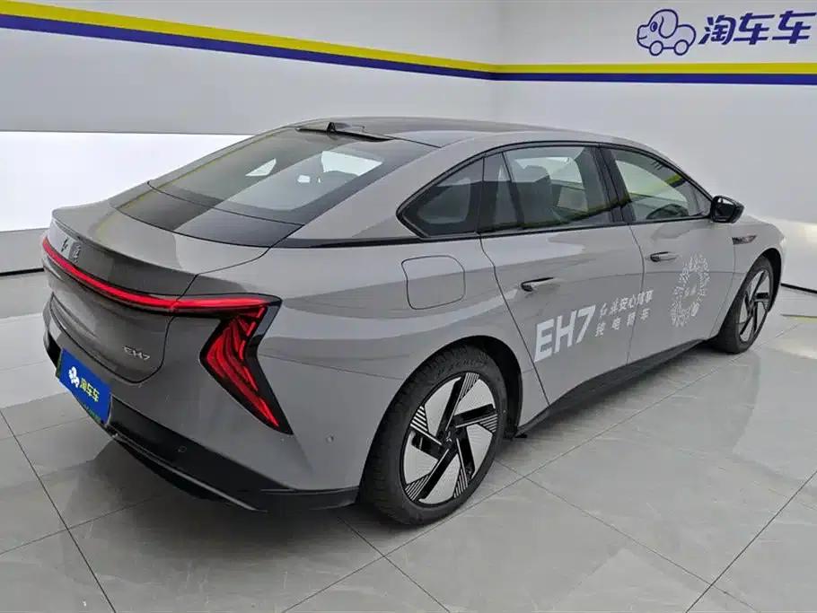 Hongqi EH7 2025 640 AWD Smart Selection Edition — миниатюра 3