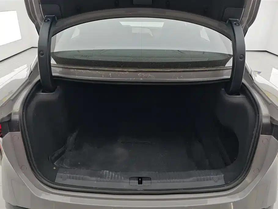Hongqi EH7 2025 640 AWD Smart Selection Edition — миниатюра 4