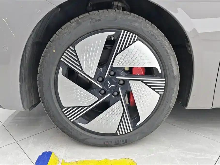 Hongqi EH7 2025 640 AWD Smart Selection Edition — миниатюра 6