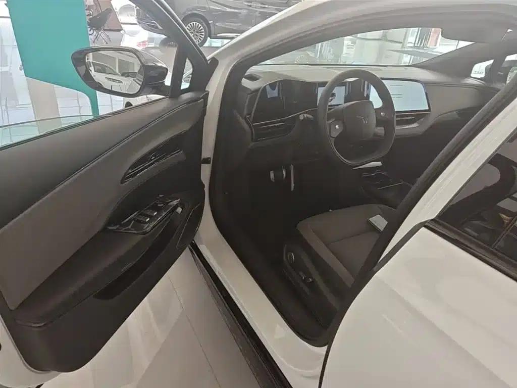 Hongqi EH7 2025 600 Smart Selection Edition — миниатюра 16