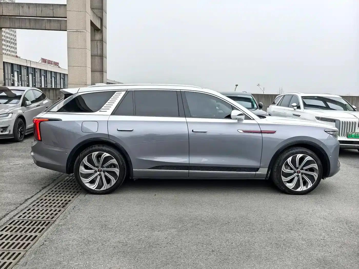 Hongqi E-HS9 2022 Model 660km Flagship Edition (Four Seats) — миниатюра 3