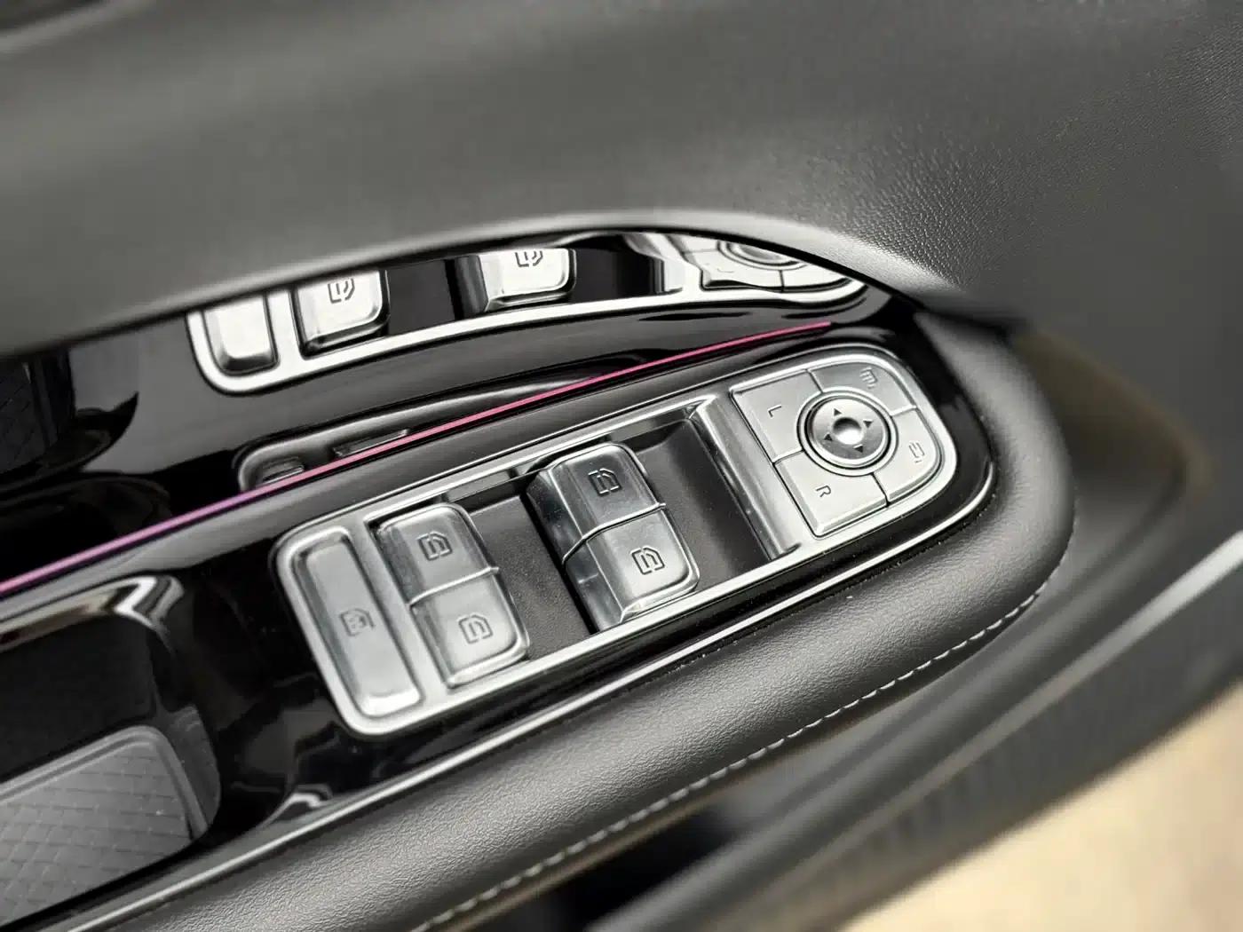 Hongqi HS3 PHEV 2025 Model 125km/h Jinwei 2 Millionth Unit Commemorative Edition — миниатюра 12