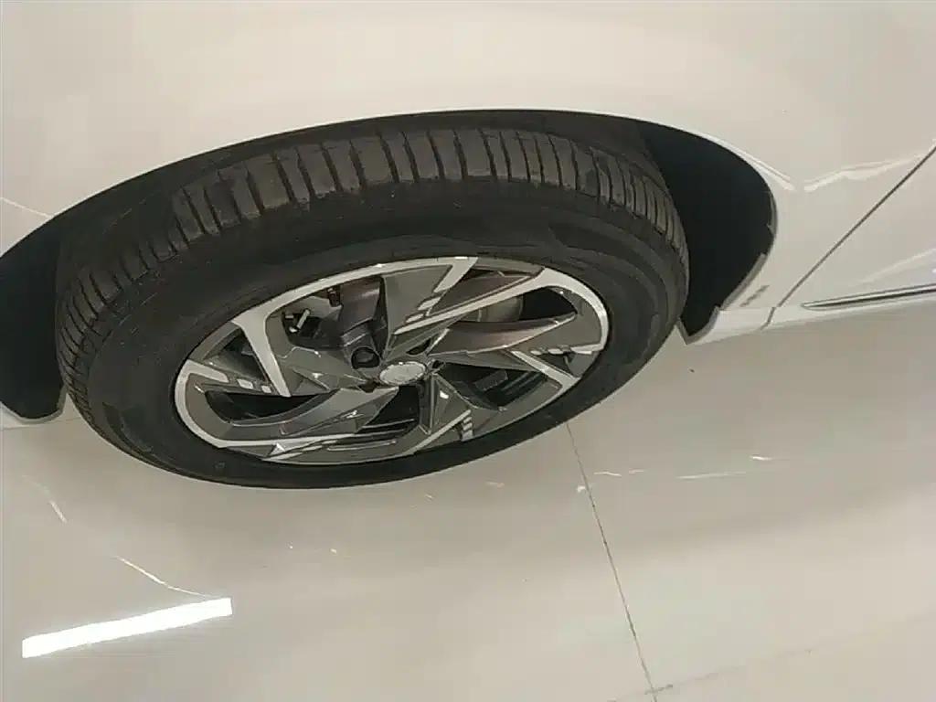 Hongqi HS3 PHEV 2024 Model, 115km/h Performance Edition — миниатюра 23