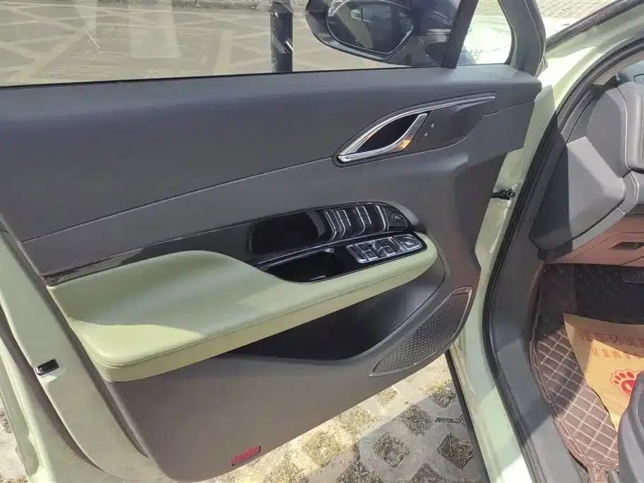 Hongqi HS3 2023 1.5T 2WD Goodness Edition — миниатюра 7