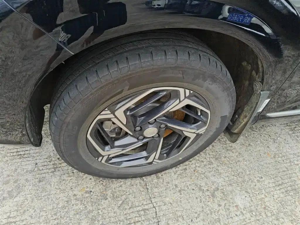 Hongqi HS3 2024 1.5T Goodness Edition — миниатюра 23