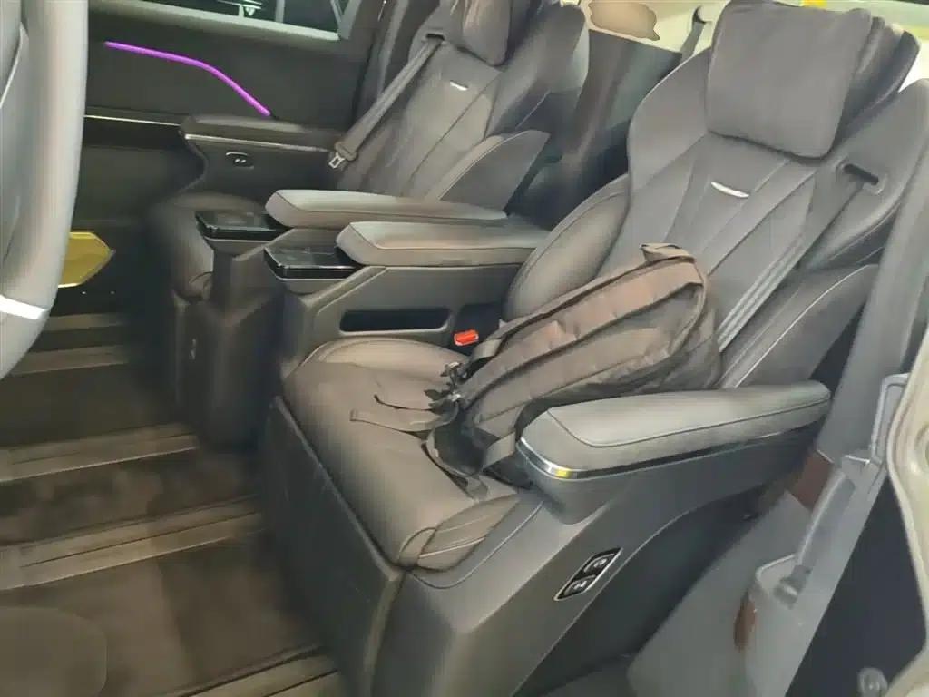 Hongqi HQ9 PHEV 2024 2.0T AWD Luxury Edition — миниатюра 17