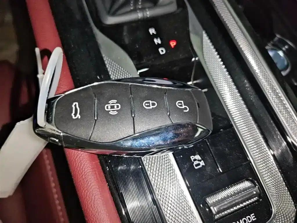 Hongqi H5 PHEV 2025 Model 170 Super Hybrid — миниатюра 9