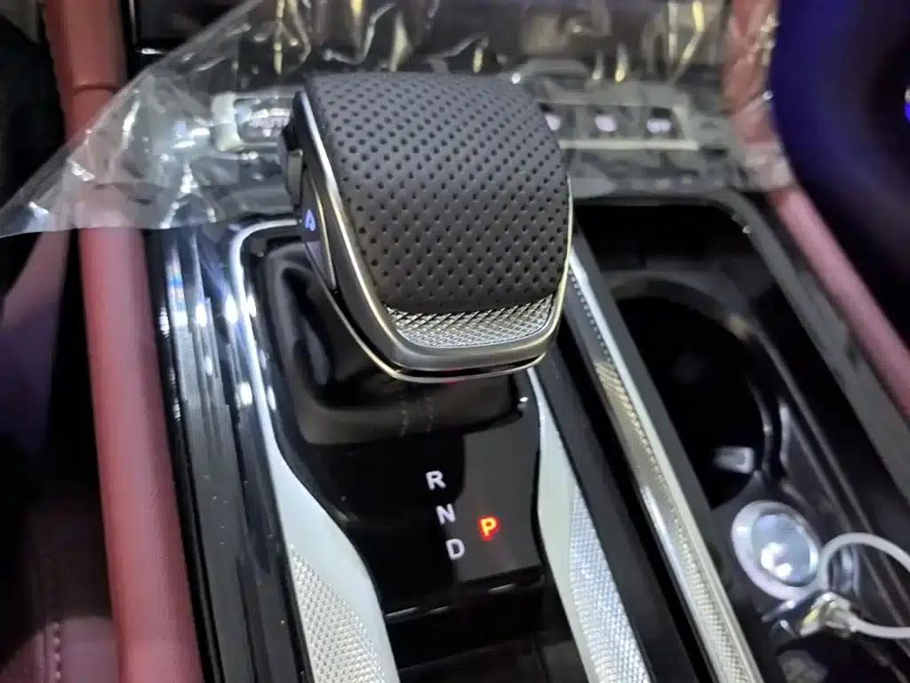 Hongqi H5 PHEV 2025 130 Super Hybrid Edition — миниатюра 14