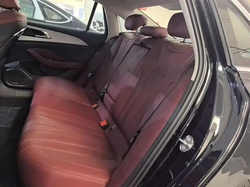 Hongqi H5 PHEV 2025 130 Super Hybrid Edition — миниатюра 17