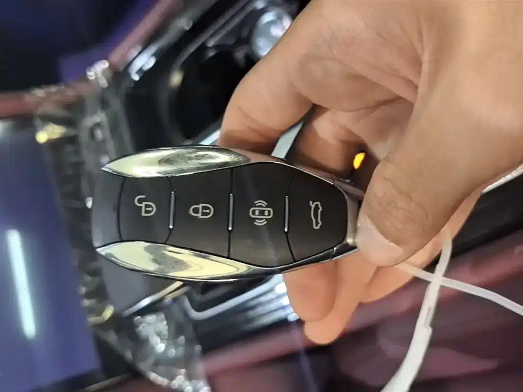 Hongqi H5 PHEV 2025 130 Super Hybrid Edition — миниатюра 9