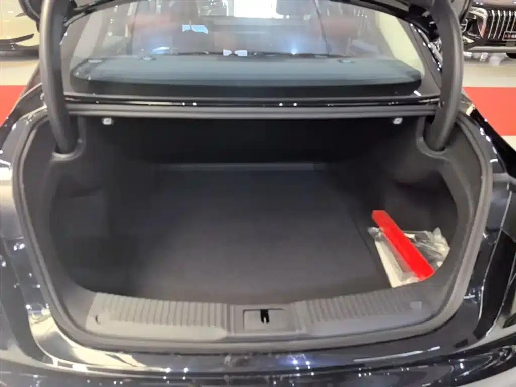 Hongqi H5 PHEV 2025 Model 170 Super Hybrid — миниатюра 19