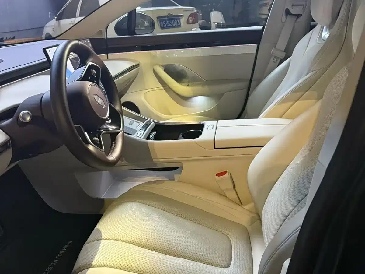 Zhijie S7 2025 Model 705km/h Max — миниатюра 2