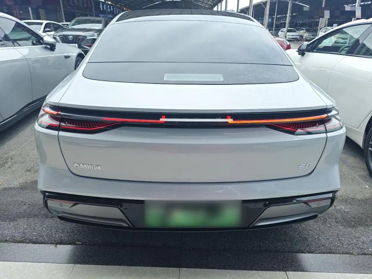 Geely Galaxy E8 2025 700 km Long-Range Intelligent Driving Version — миниатюра 5