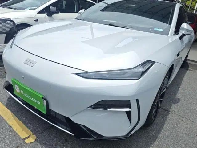 Geely Galaxy E8 2025 700 km Long-Range Intelligent Driving Version