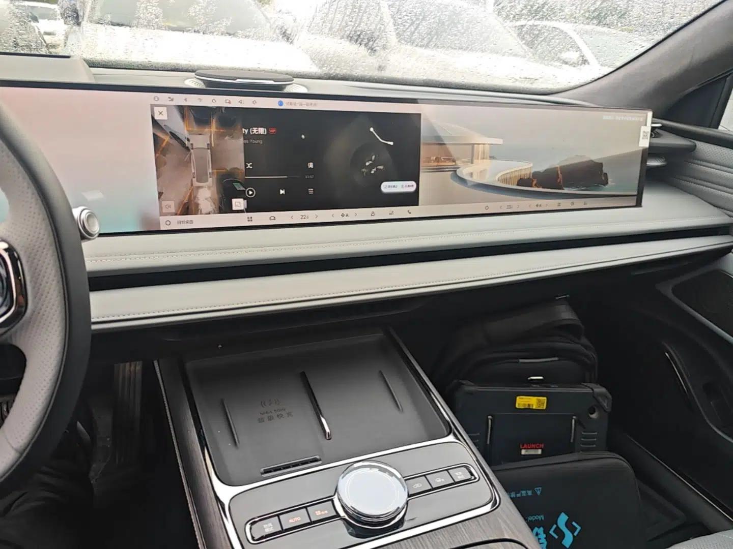 Geely Galaxy E8 2025 700 km Long-Range Intelligent Driving Version — миниатюра 16