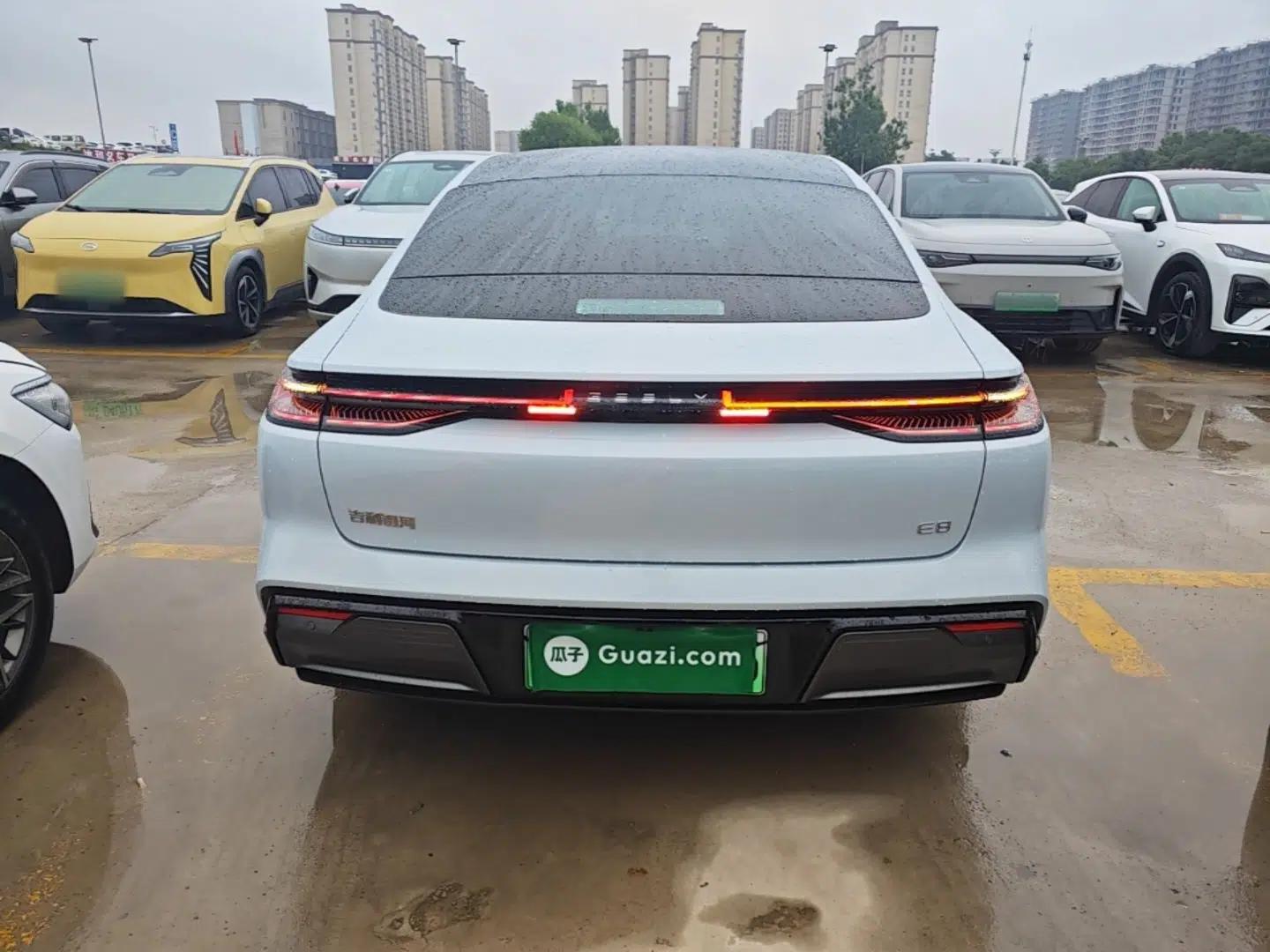 Geely Galaxy E8 2025 700 km Long-Range Intelligent Driving Version — миниатюра 5