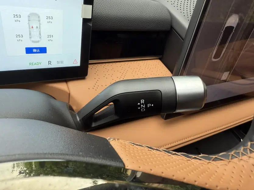 Geely Galaxy 8 2025 130km EM-P Starship Edition — миниатюра 16