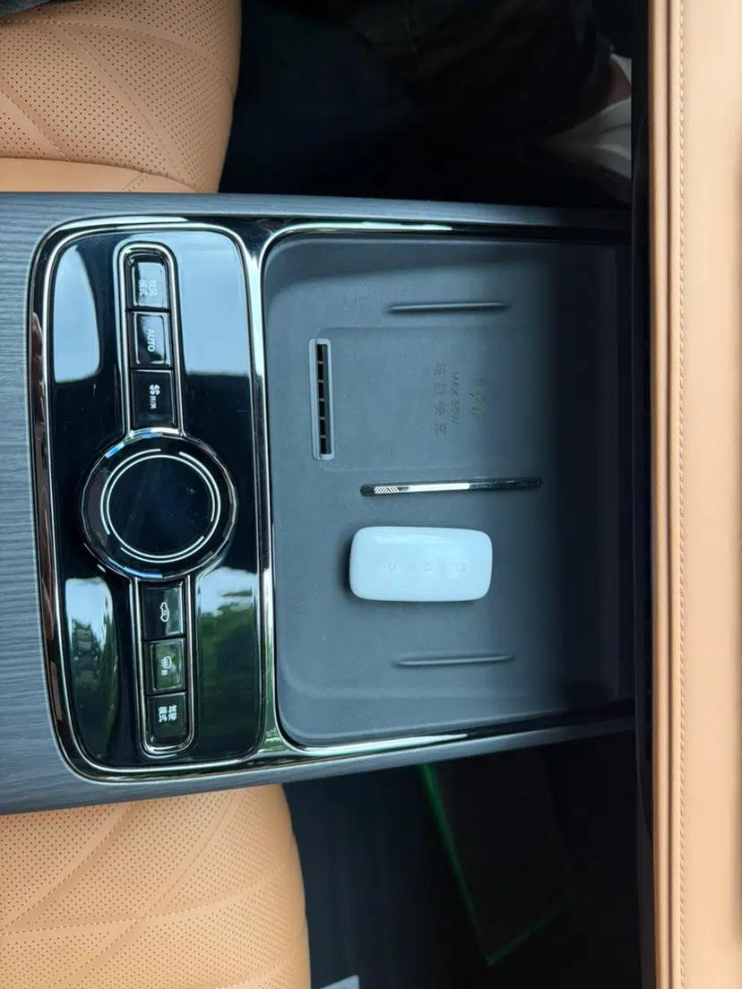 Geely Galaxy 8 2025 130km EM-P Starship Edition — миниатюра 27