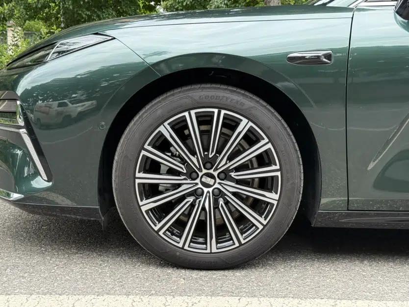 Geely Galaxy 8 2025 130km EM-P Starship Edition — миниатюра 10