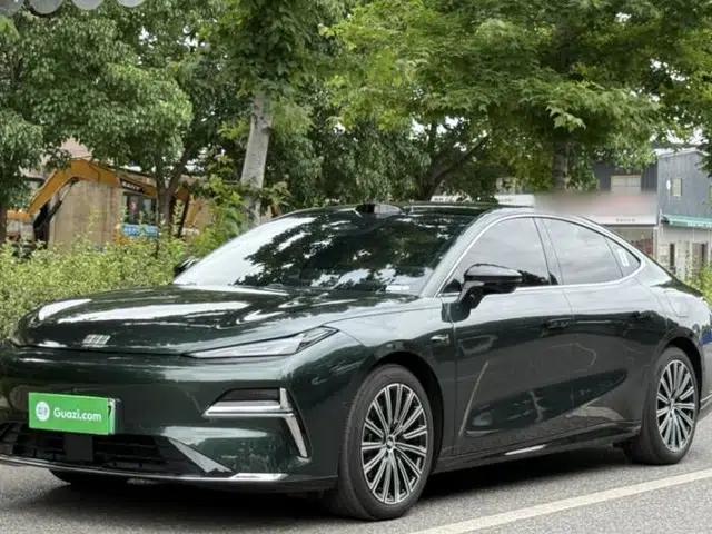 Geely Galaxy 8 2025 130km EM-P Starship Edition
