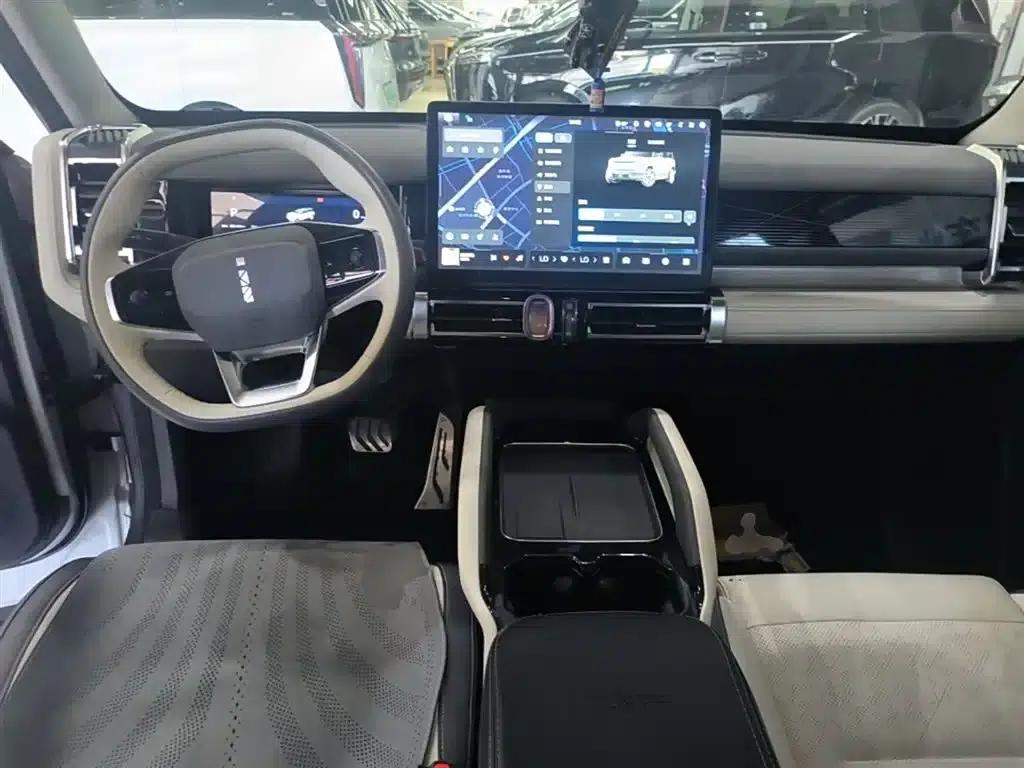 iCAR 03 2024 Model 501km 2WD Long Range Version — миниатюра 10