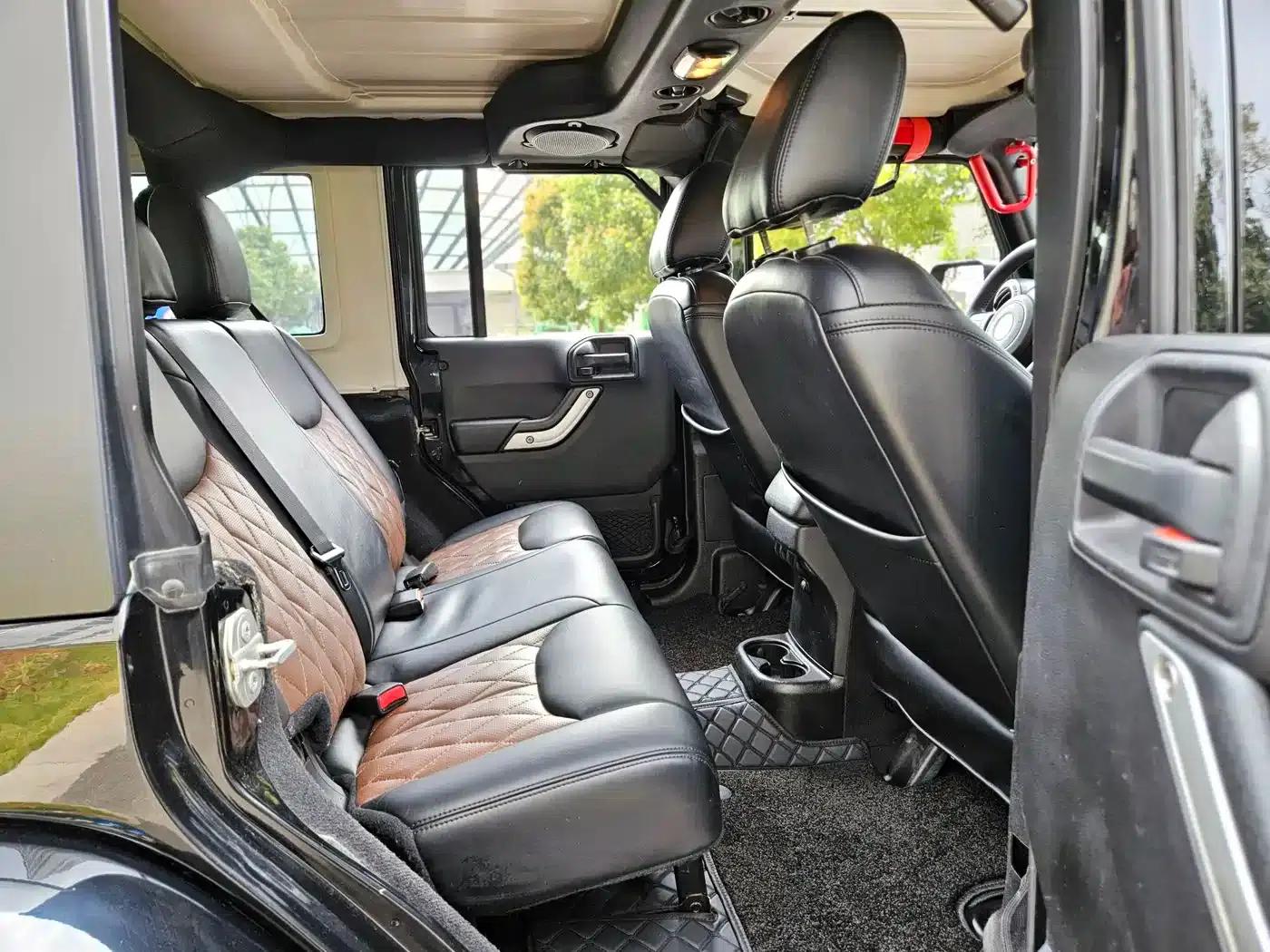 2015 Jeep Wrangler 2.8TD Sahara Four-Door Comfort Edition — миниатюра 7